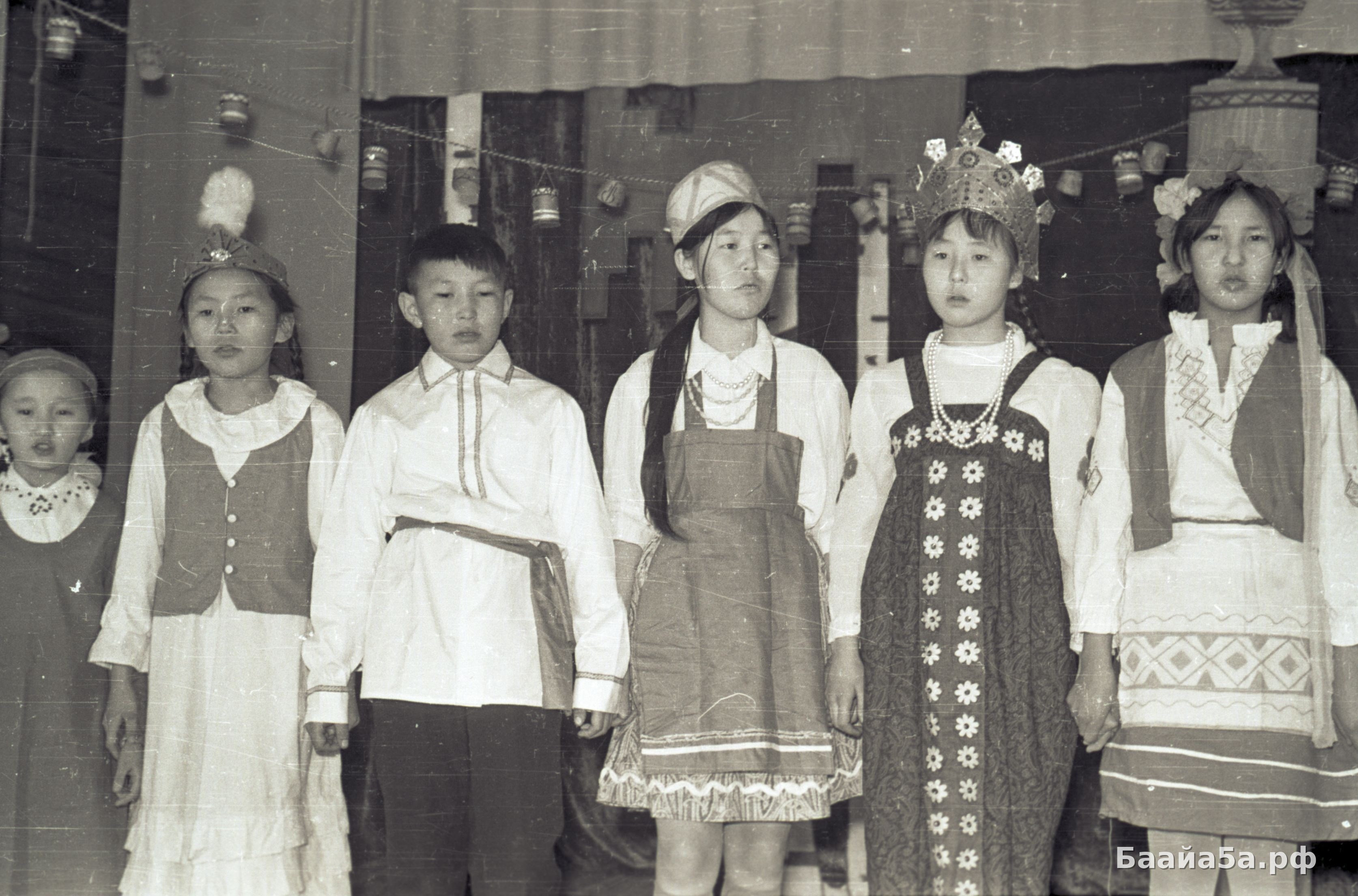 Туолбэ олохтоохторо, оскуола аhыл-н концера (10).jpg