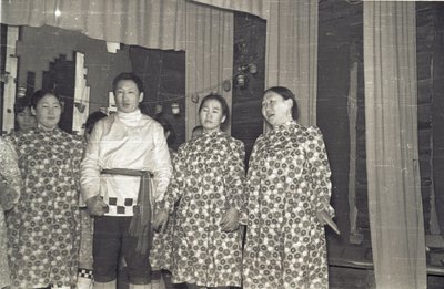 Туолбэ олохтоохторо, оскуола аhыл-н концера (13).jpg