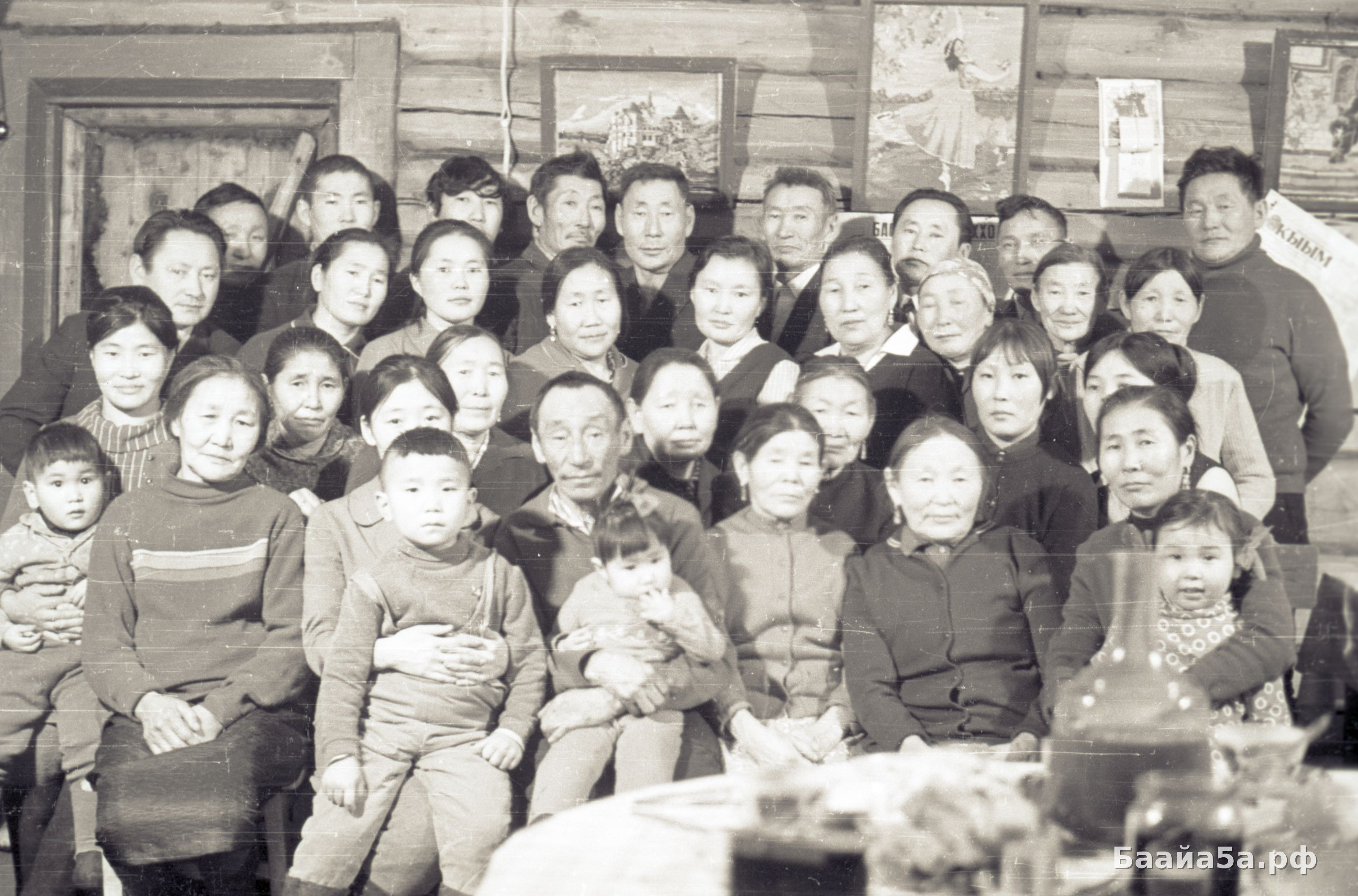 Туолбэ олохтоохторо, оскуола аhыл-н концера (18).jpg