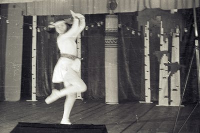 Туолбэ олохтоохторо, оскуола аhыл-н концера (2).jpg