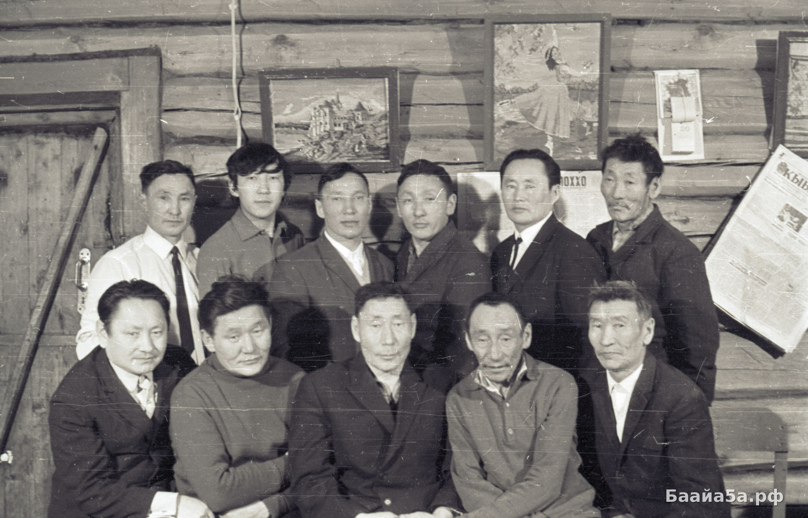 Туолбэ олохтоохторо, оскуола аhыл-н концера (21).jpg