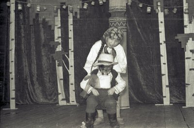 Туолбэ олохтоохторо, оскуола аhыл-н концера (5).jpg