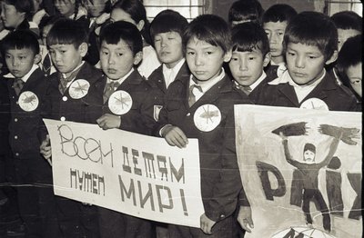 Спортсмены и протест против  нейтр бомбы (12).jpg