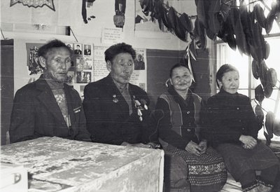 Встреча ветеранов в нач школе (14).jpg