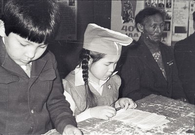 Встреча ветеранов в нач школе (18).jpg