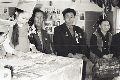 Встреча ветеранов в нач школе (6).jpg