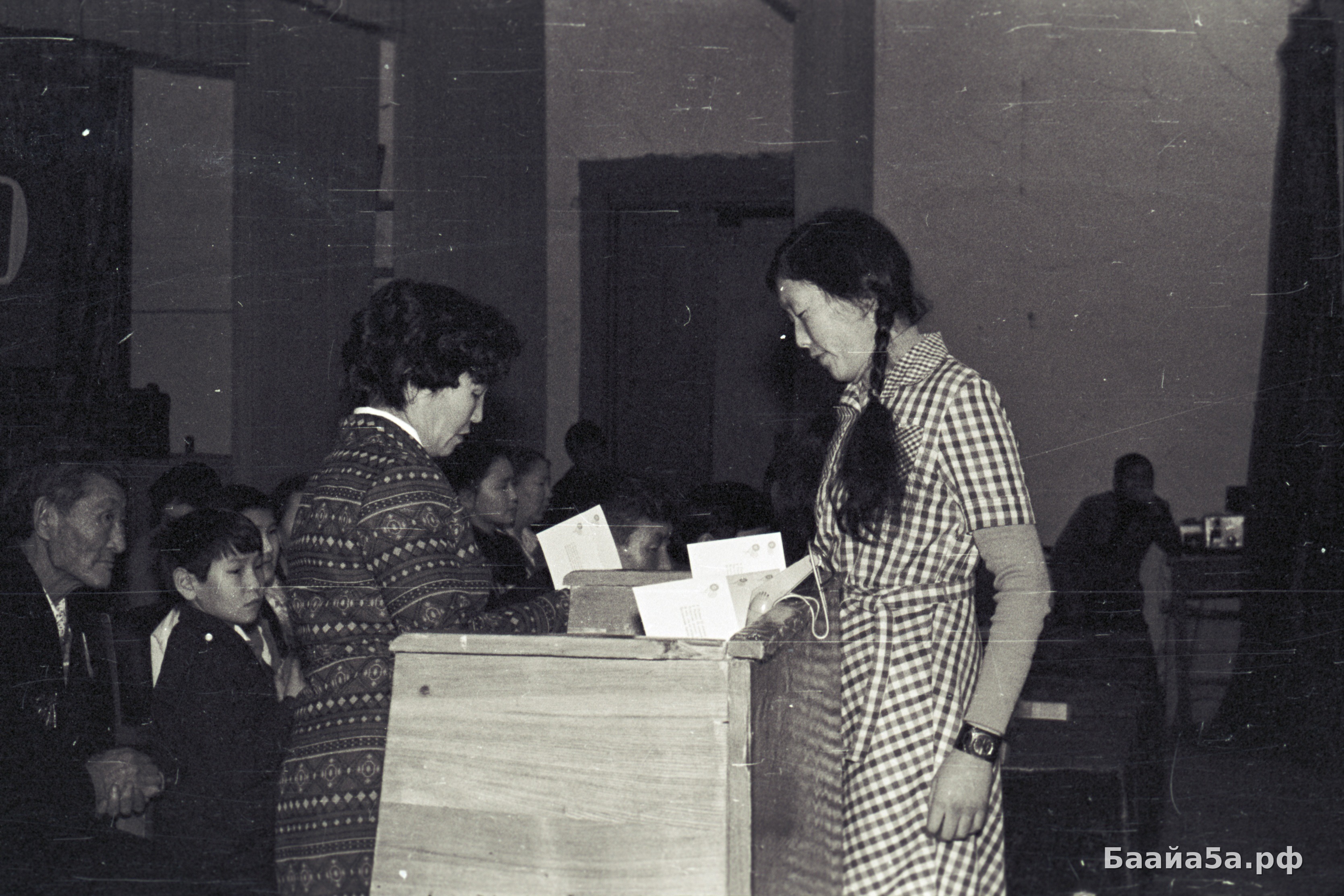 Торжественный митинг к 60-летию СССР (18).jpg